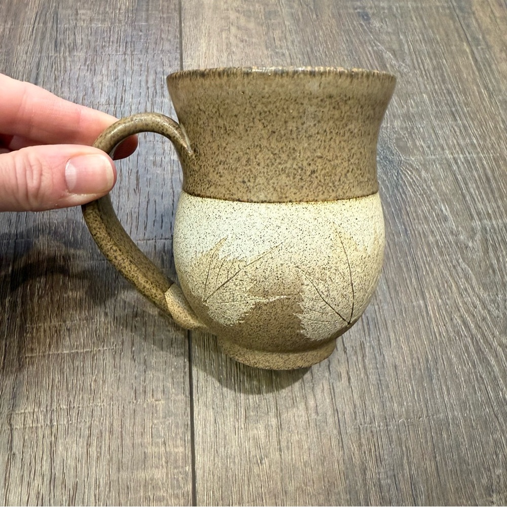 Wizard of Clay mug with leaves